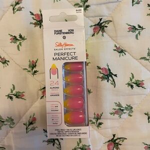 Diane Von Furstenberg x Target Press on Nails